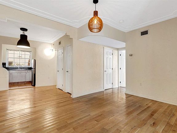 3rd image of 1335 Pennsylvania Ave APT 4