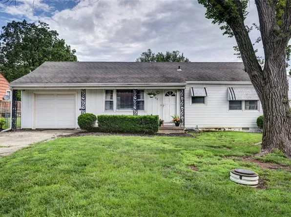 9103 Central St, Kansas City, MO 64114