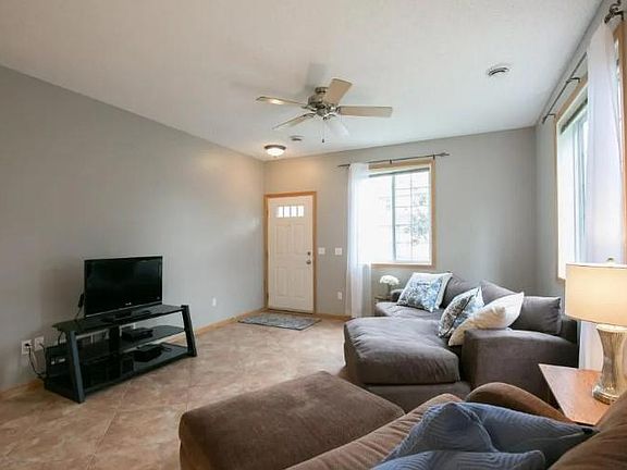 3rd image of 2360 119th Ln NE