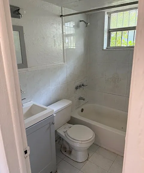 2175 NW 41st St #2 — Photo 5
