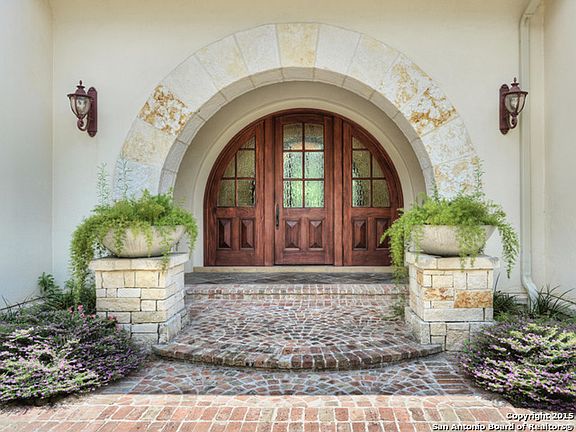 3rd image of 2 Tuscany Ct