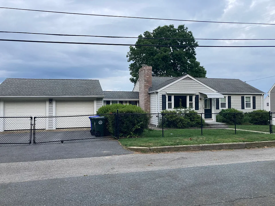 50 Cedar Dr