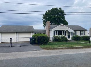 50 Cedar Dr, Bristol, RI 02809