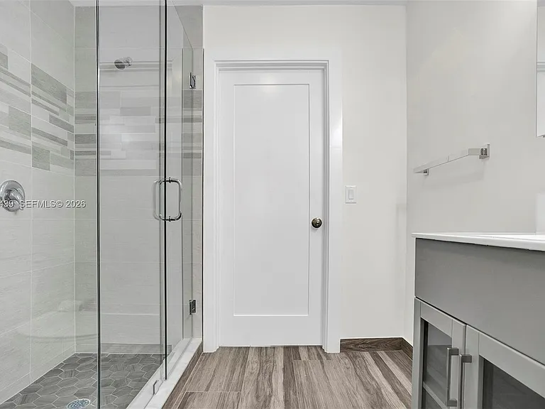929 S North St #5 — Photo 12