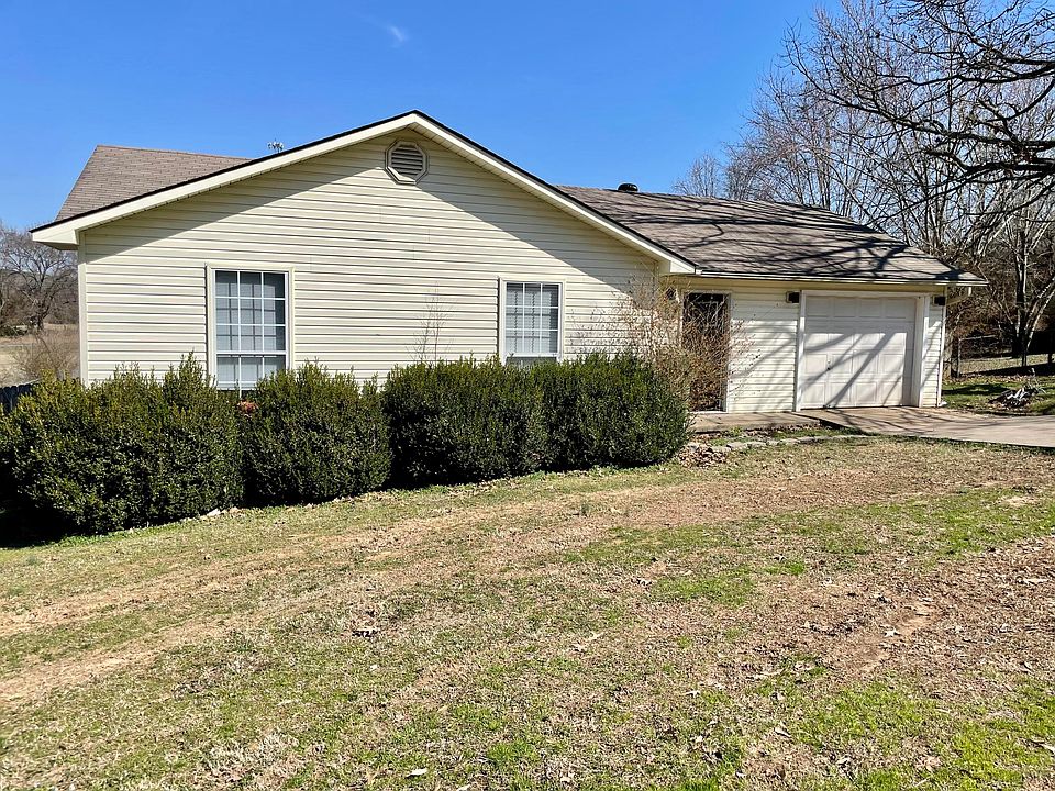 1st image of 9 Whitney Ln