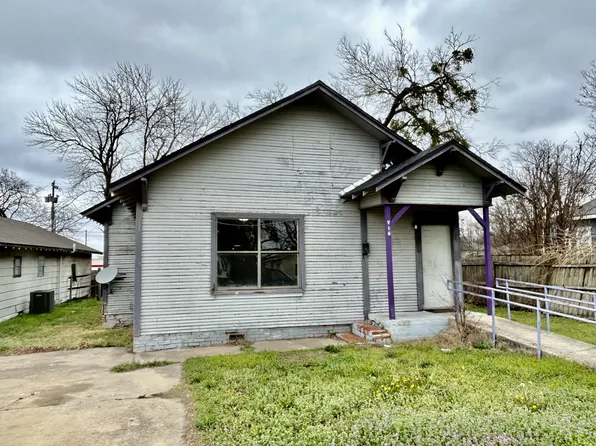 716 E 9th St, Ada, OK 74820