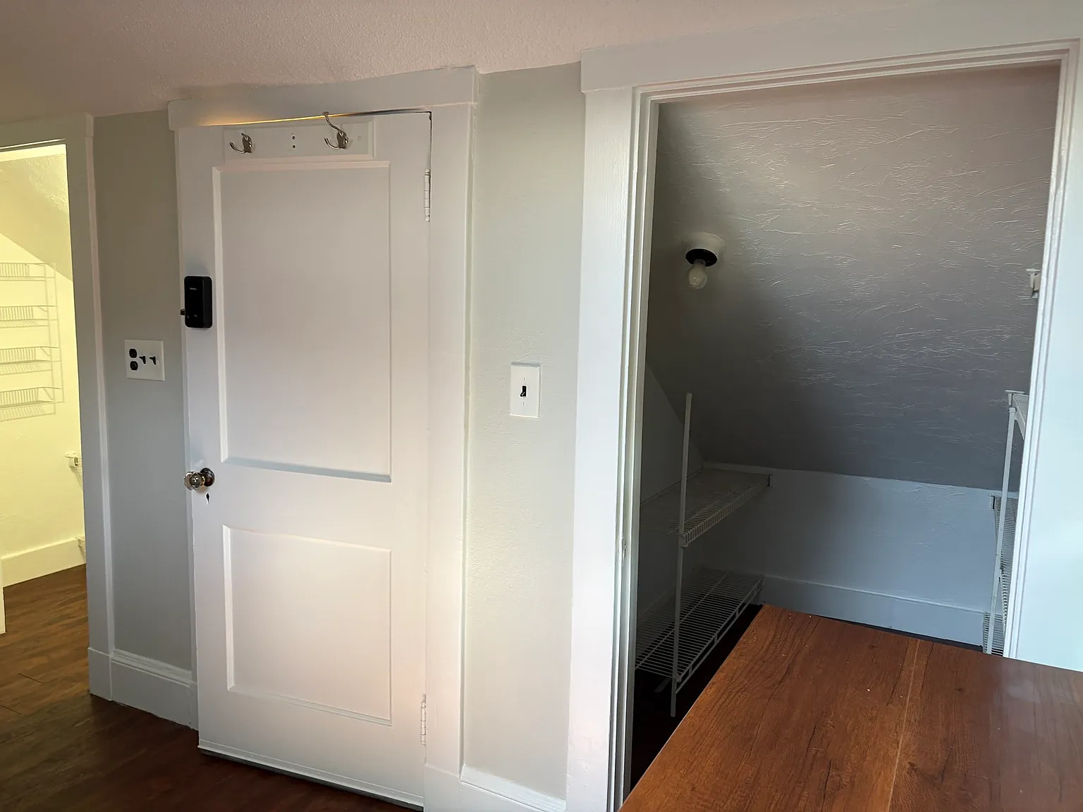 2 bed, 1.0 bath, 800 sqft, $2,200 — Photo 4