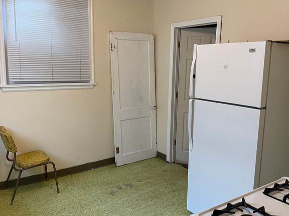 4th image of 205 E G St