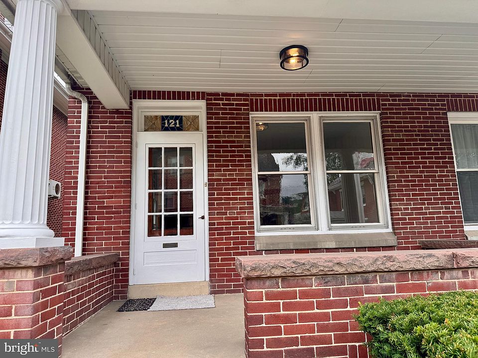 1st image of 121 E Main St