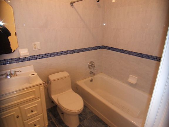 4th image of 176 Kosciusko St APT 1A