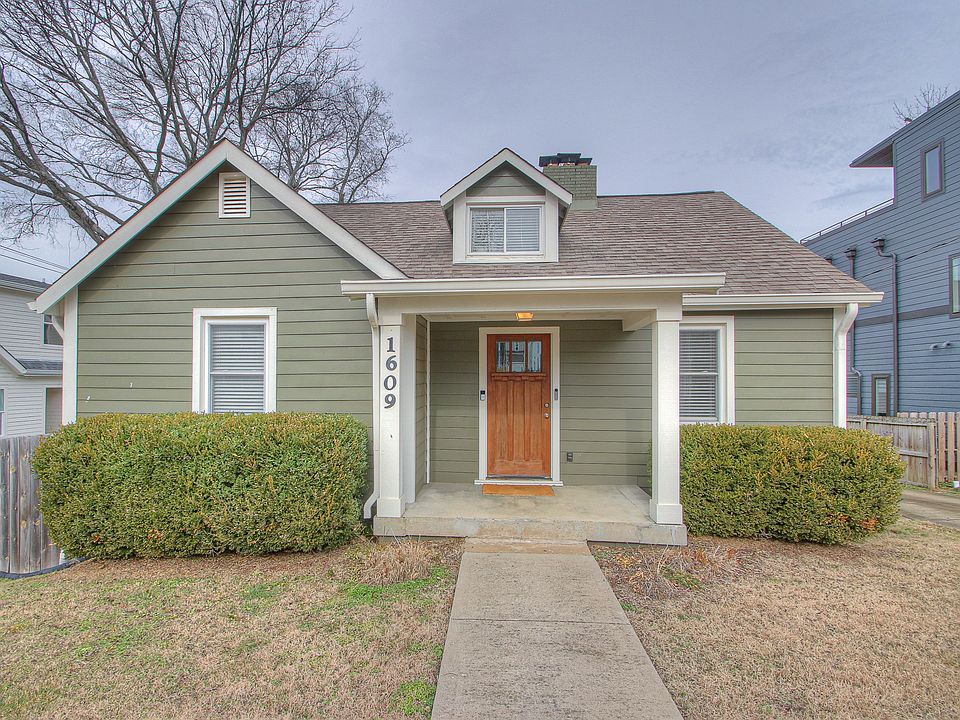 1st image of 1609A Cahal Ave