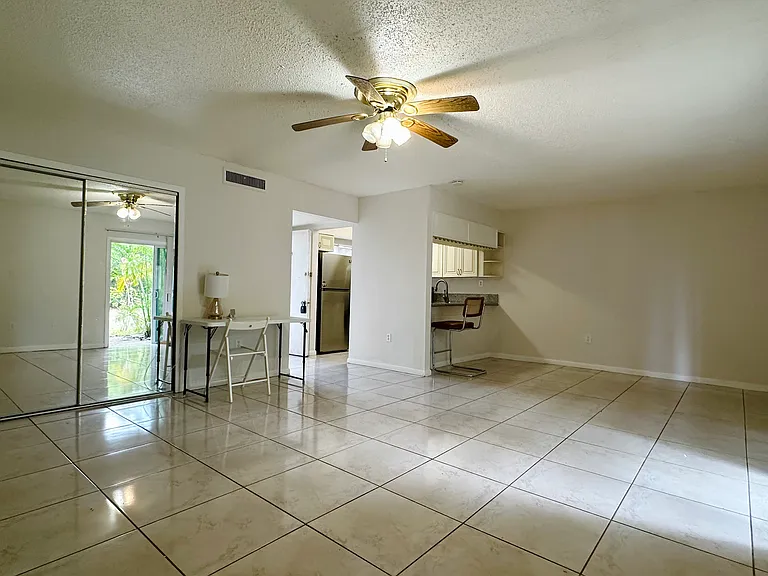 123 Scottsdale Sq #123 — Photo 5