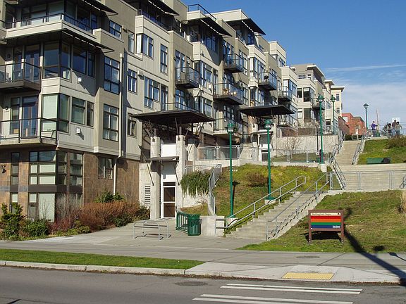 Situated on the Burke-Gilman Trail & Wallingford Steps