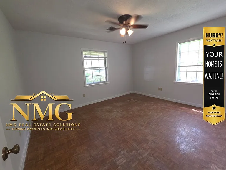 945 Park Ln — Photo 9