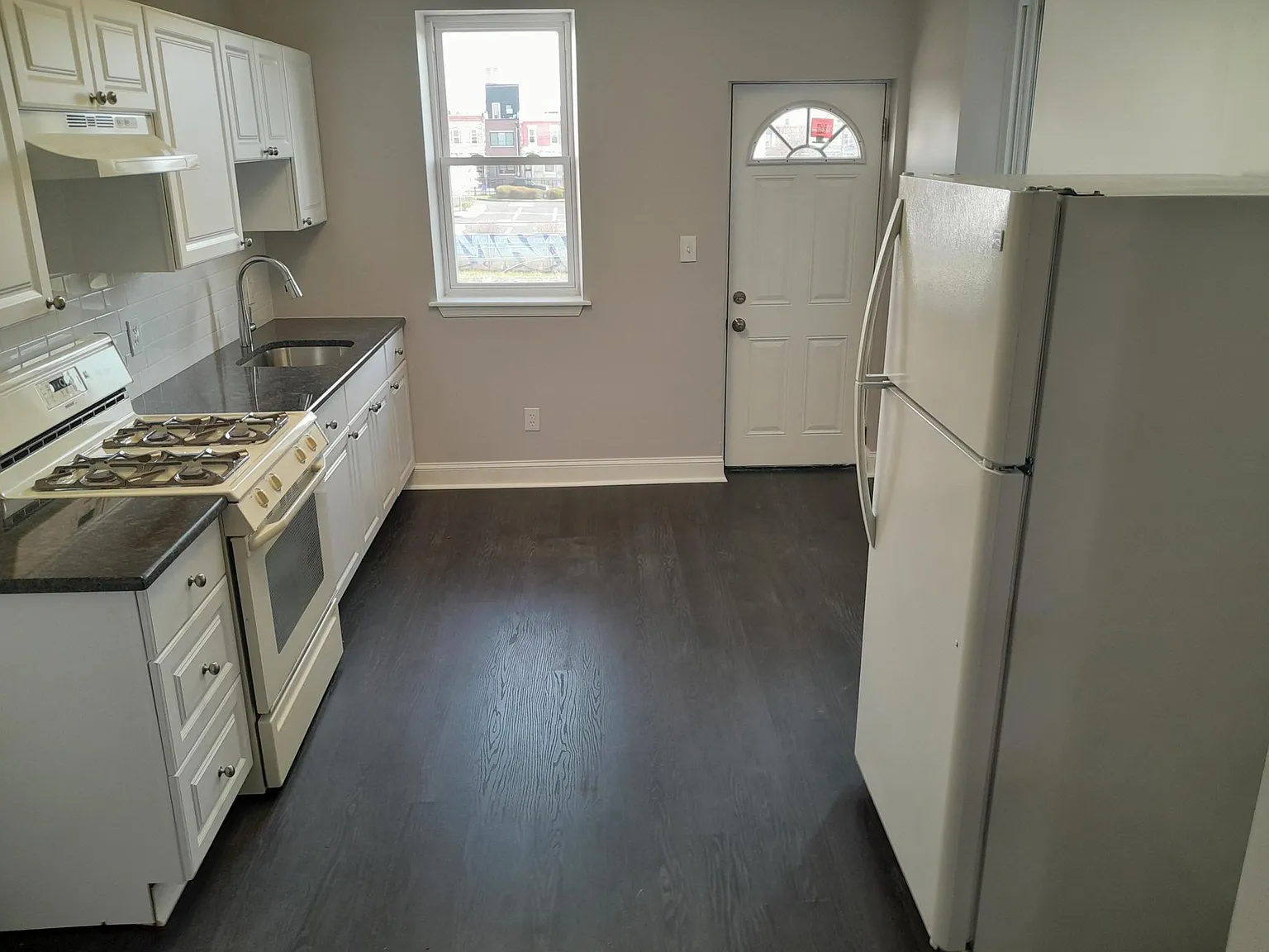 3030 Clifford Street — Photo 2