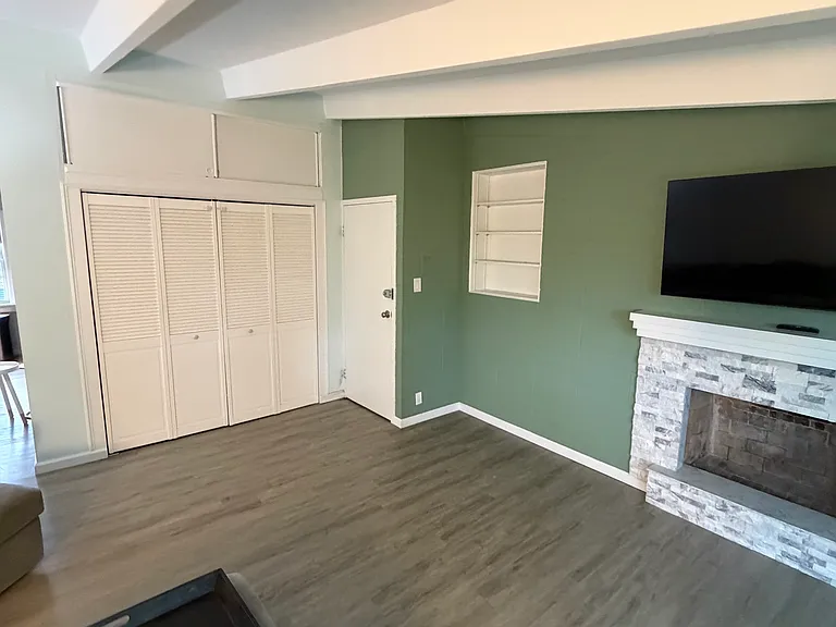 2148 W Rosemont Ave #4A — Photo 4