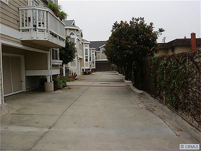 Building Photo 4