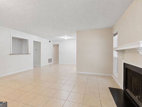 3rd image of 3985 Woodridge Way Building 3985-11