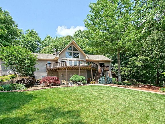 4th image of 202 Retreat Ln
