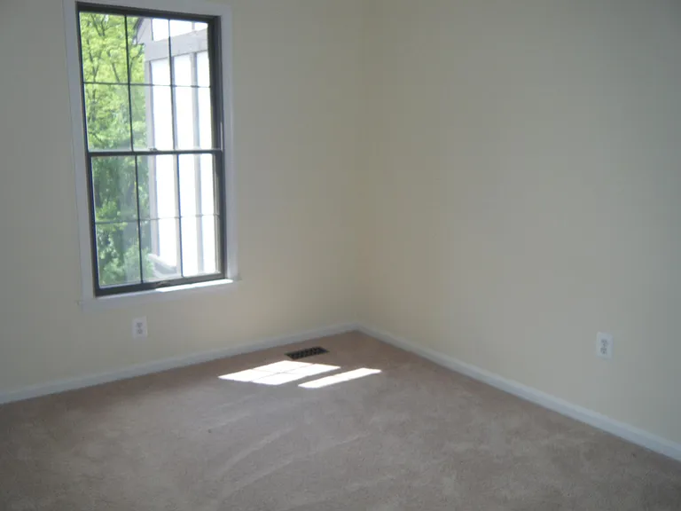 23 Rhodes Pl — Photo 11