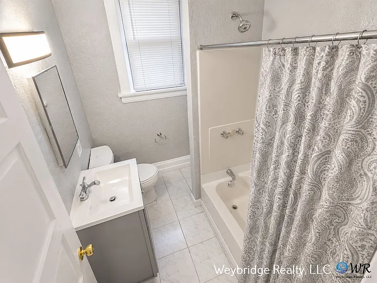Gilbert 3209 — Photo 8