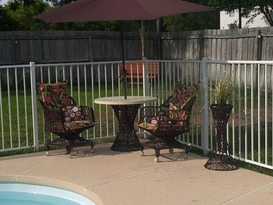 1st image of 1500 Oleander Dr