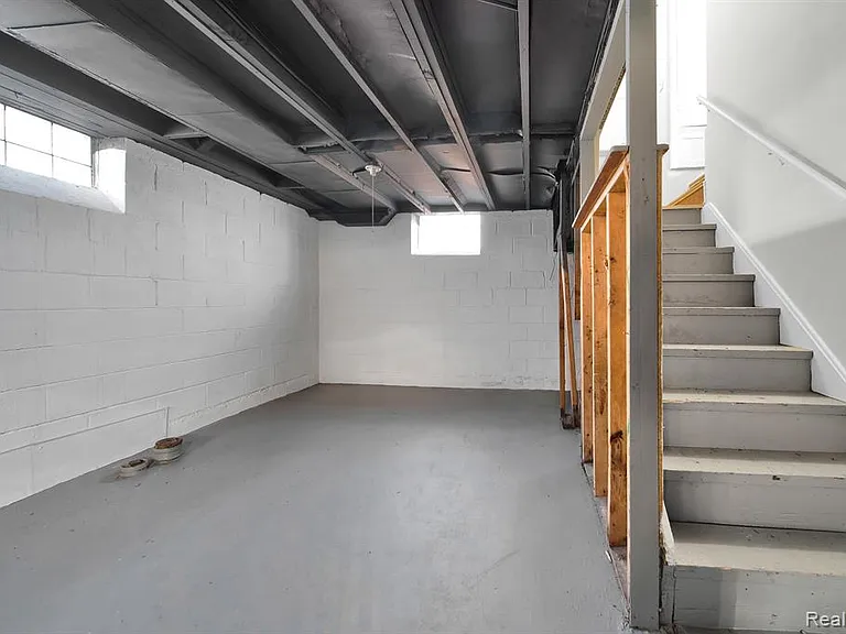 8550 W Outer Dr — Photo 18