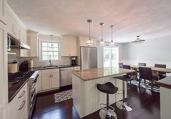 3rd image of 146 Crow Ln