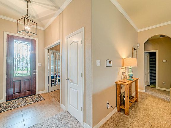 4th image of 9610 Crestwood Dr