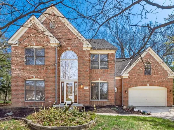 6092 Winnebago St, Grove City, OH 43123