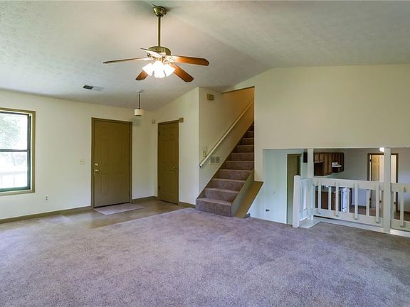 3rd image of 2665 Deerfield Cir SW
