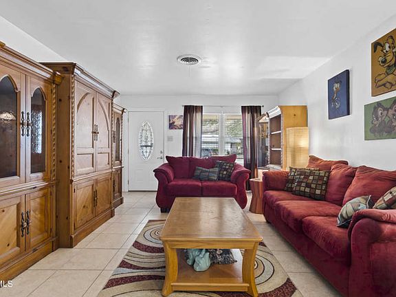 5th image of 1613 Wiltshire Blvd