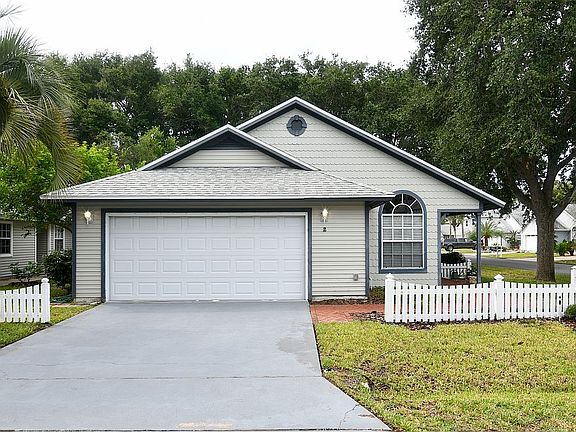 2nd image of 2 Bristol Ln