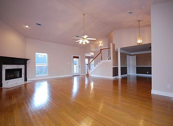 2nd image of 755 Avenue Louis Quatroze