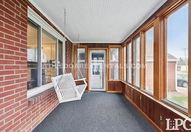 391 Perry Dr — Photo 37