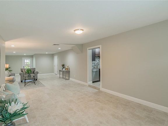 3rd image of 4112 W Wisconsin Ave