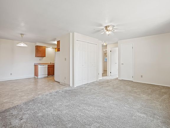 3rd image of 10447 W Glen Ellyn Ct