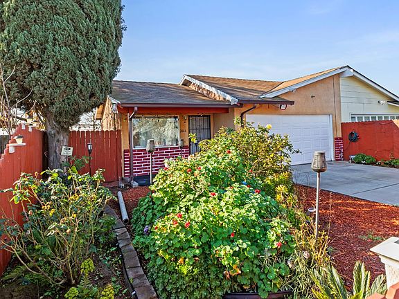 3rd image of 2644 San Ignacio Ave