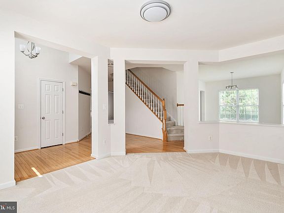 5th image of 10012 Darnaway Ct