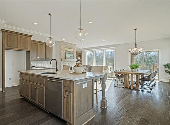 5th image of 2021 NW Ashurst Dr