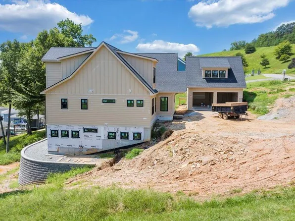 173 Compass Cove Cir, Moneta, VA 24121