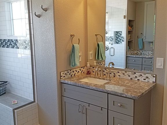 Master bathroom 