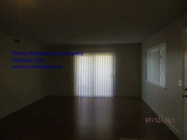 Cute 2 Bed/1 Bath Condo — Photo 3