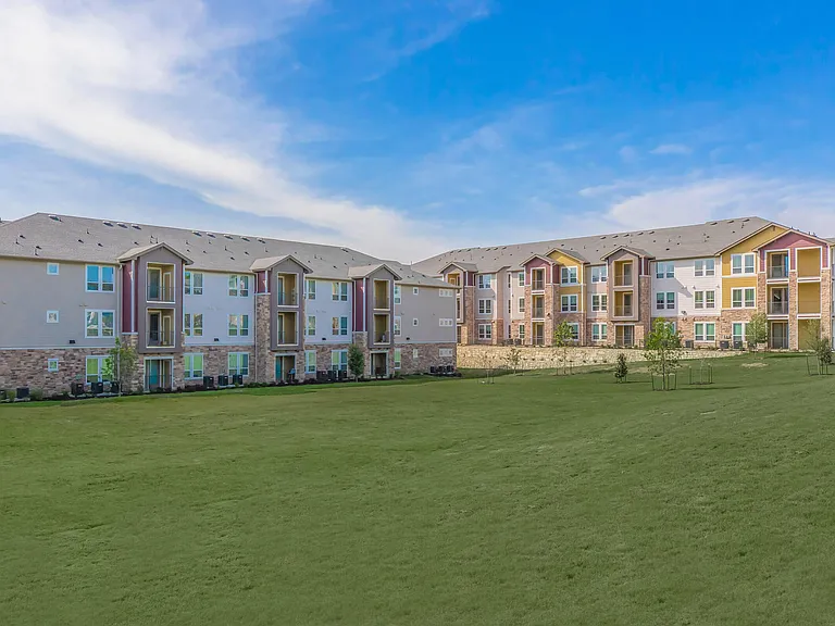 McKinney Falls Apartments — Photo 8