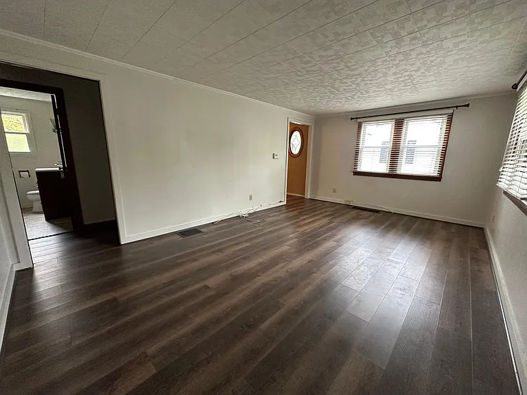 3225 Philmore Ave — Photo 12