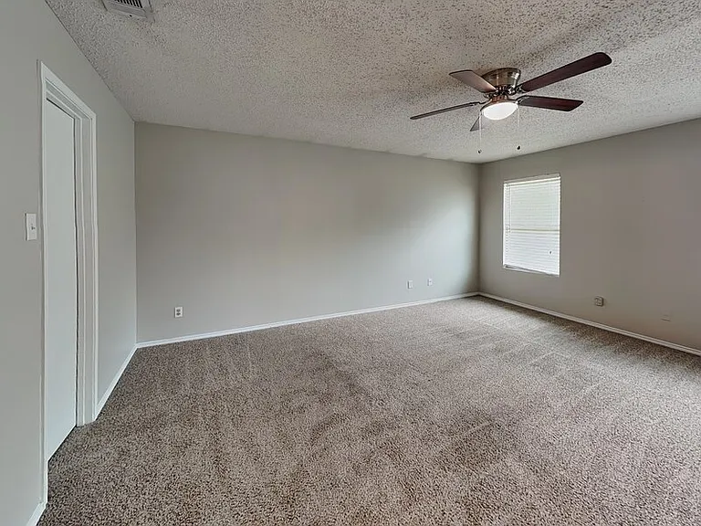 5709 Addington Dr — Photo 11