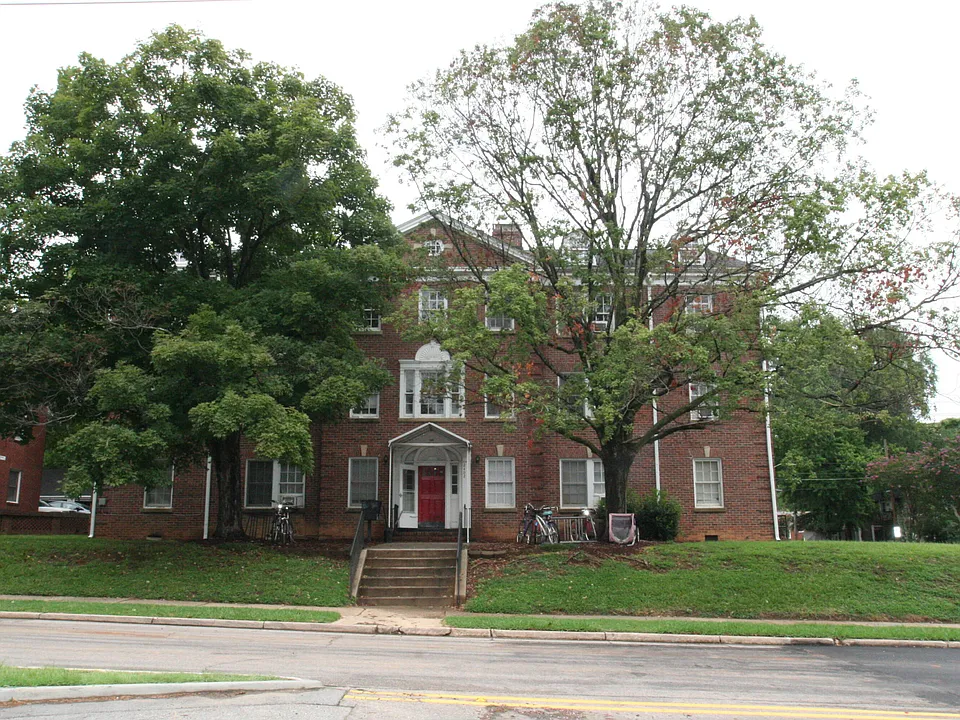 2402 Clark Ave #10