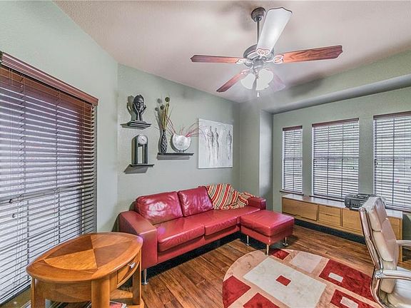 4th image of 3212 Outlook Ct
