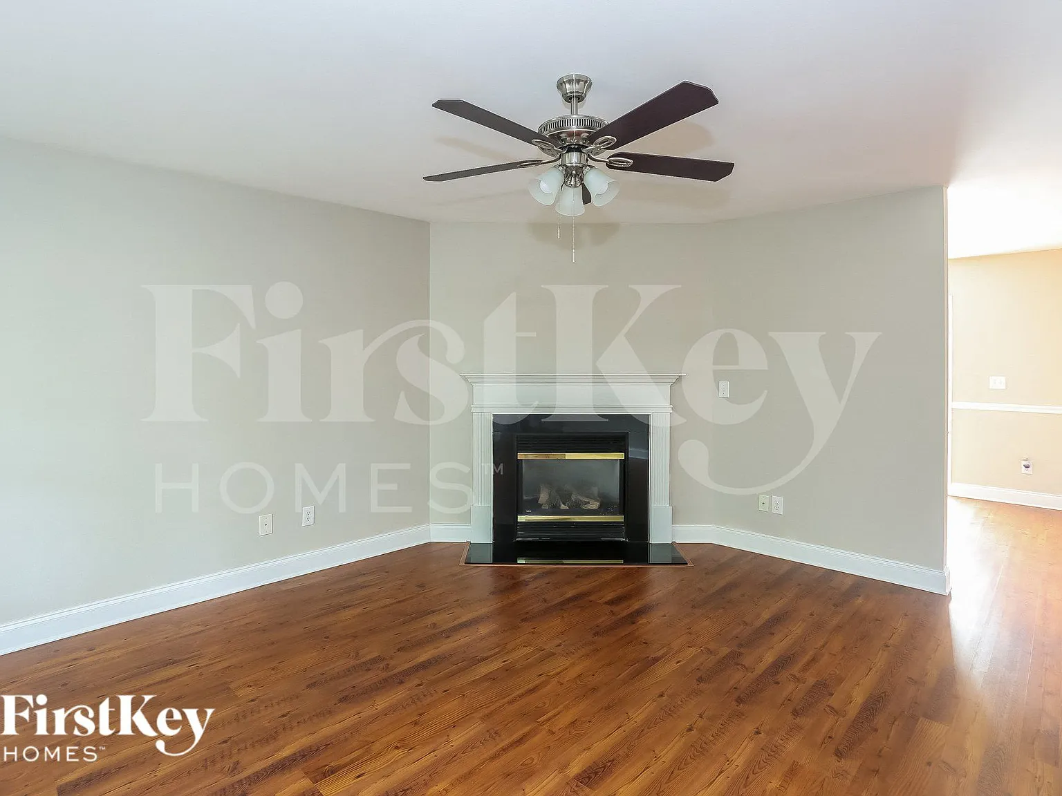 3 bed, 3.0 bath, 2012 sqft, $2,125 — Photo 4