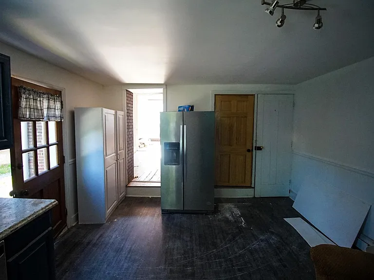 32 Market St — Photo 9